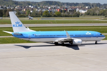 PH-BXL (30359) 2000 Boeing 737-8K2(WL)