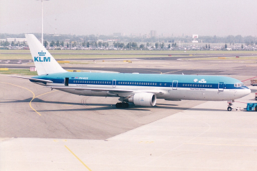 PH-BZE (28098) 1996 Boeing 767-306ER