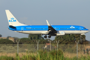 PH-BXG (30357) 2000 Boeing 737-8K2(WL)