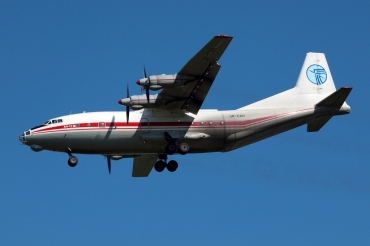 UR-CAH (8345604) 1968 Antonov An-12BK