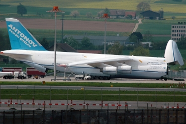 UR-82027 (19530502288) 1990 Antonov An-124-100