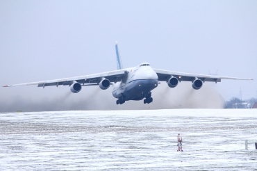 UR-82008 (19530501006) 1986 Antonov An-124-100