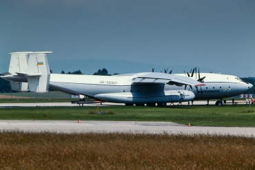 UR-09307 (043481244) Antonov An-22A