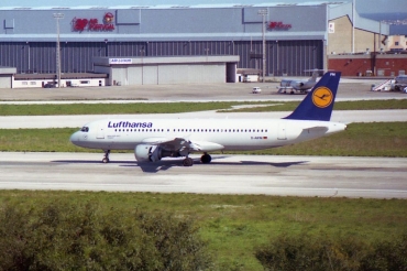 D-AIPM (104) 1990 Airbus A320-211