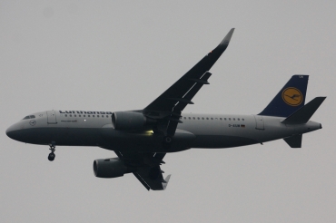 D-AIUM (6577) 2015 Airbus A320-214