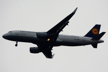 D-AIZY, (cn 5769), Airbus A320-214