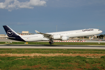 D-AIHF (543) 2004 Airbus A340-642