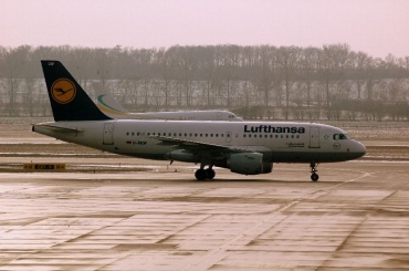 D-AILW (853) 1998 Airbus A319-114