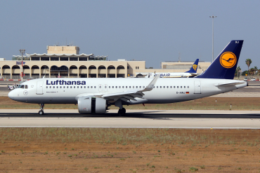 D-AINJ (7735) 2017 Airbus A320-271N