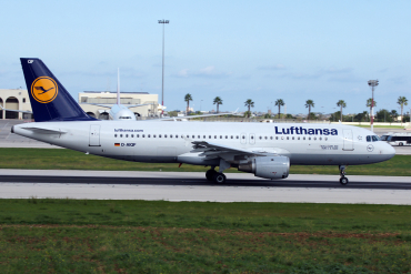 D-AIQF (216) 1991 Airbus A320-211
