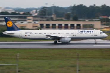 D-AIRO (563) 1995 Airbus A321-131