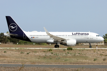 D-AIZY (5769) 2013 Airbus A320-214(WL)