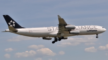 D-AIGX (354) 2000 Airbus A340-313