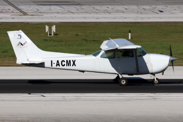 I-ACMX (17267500) 1976 Cessna 172M