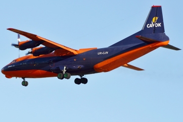 UR-CJN (01348006) 1971 Antonov An-12B