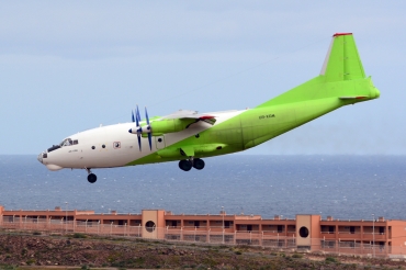 UR-KDM (02348107) 1972 Antonov An-12