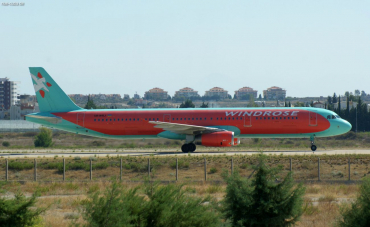 UR-WRJ (1869) 2002 Airbus A321-231