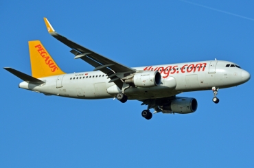 TC-DCE (6465) 2015 Airbus A320-214 WL