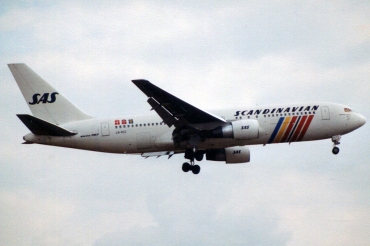 LN-RCC (24728) 1990 Boeing 767-283ER