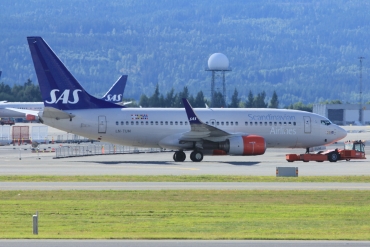 LN-TUM (29098) 2002 Boeing 737-705(WL)