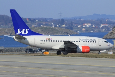 LN-RRC (28300) 1999 Boeing 737-683