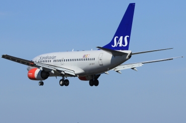 LN-RPT (28299) 1999 Boeing 737-683