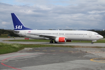 LN-RRU (28327) 2002 Boeing 737-883