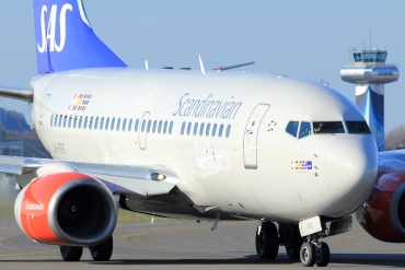 LN-RPE (28306) 1999 Boeing 737-683