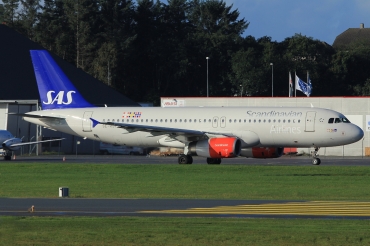 SE-RJF (1383) 2000 Airbus A320-232