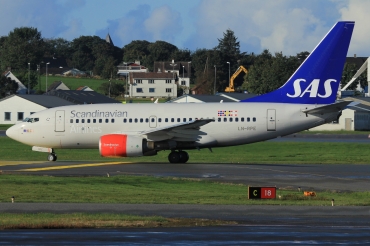 LN-RPE (28306) 1999 Boeing 737-683