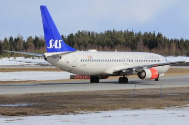 LN-RRT (28326) 2001 Boeing 737-883