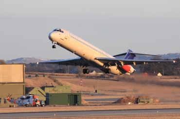 LN-RML (53002) 1991 McDonnell Douglas MD-82