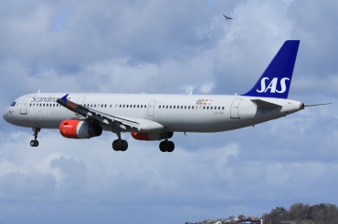 LN-RKI (1817) 2002 Airbus A321-232