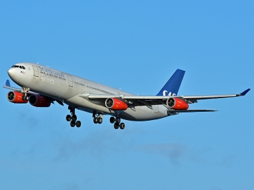 LN-RKG (424) 2001 Airbus A340-313