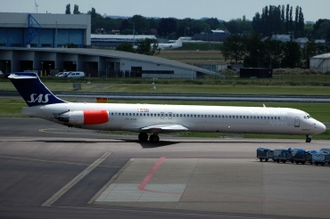 OY-KHM (49914) 1990 McDonnell Douglas MD-81