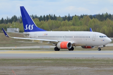 LN-TUM (29098) 2002 Boeing 737-705(WL)