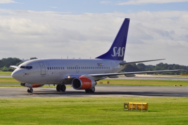 SE-DTH (28313) 1999 Boeing 737-683