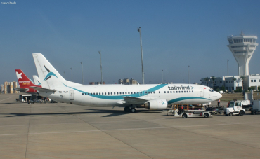 TC-TLD (28199) 1996 Boeing 737-4Q8