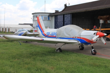 SP-APS Zlin Z-242