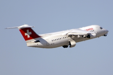HB-IXQ, (cn E3282), British Aerospace Avro 146-RJ100