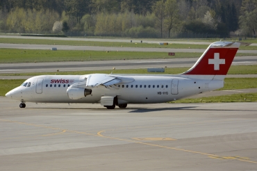HB-IYQ (E3384) 2001 British Aerospace Avro RJ100