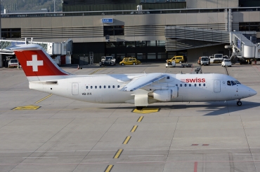 HB-IXV (cn E03274) BAe Avro RJ100