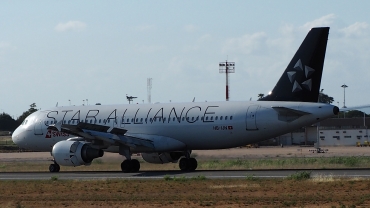 HB-IJN (643) 1996 Airbus A320-214