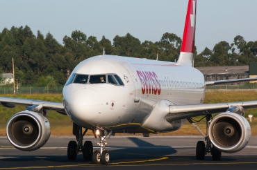 HB-IJQ (701) 1997 Airbus A320-214
