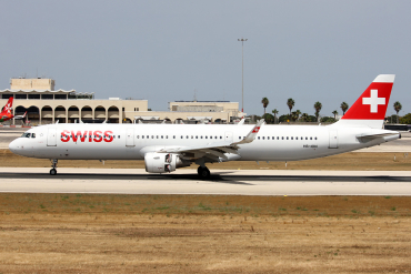HB-ION (5567) 2013 Airbus A321-212(WL)