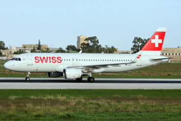 HB-JLT (5518) 2013 Airbus A320-214(WL)