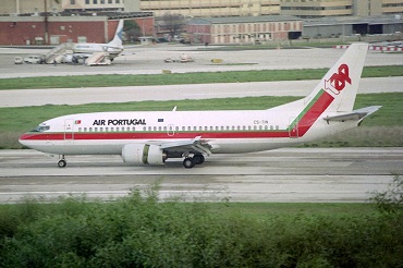 CS-TIN (23827) 1987 Boeing 737-33A