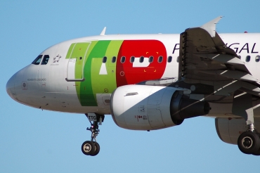 CS-TTG (906) 1998 Airbus A319-111