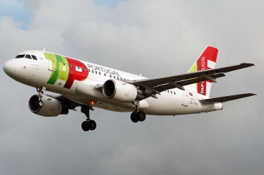 CS-TTR (1756) 2002 Airbus A319-112