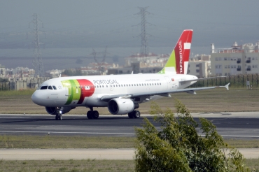 CS-TTL (1100) 1999 Airbus A319-111